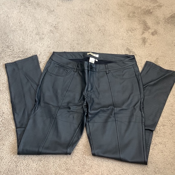 Good condition Arden B. Faux Leather pants - Picture 3 of 4